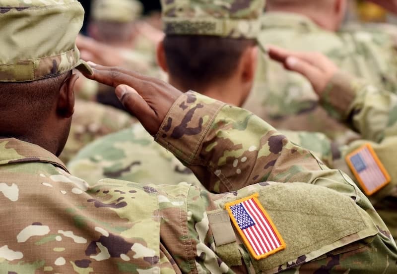 Us Soldier Salute. Us Army. Us Troops. Military Of Usa Military Mental Health Resources | The Guide App&Trade;